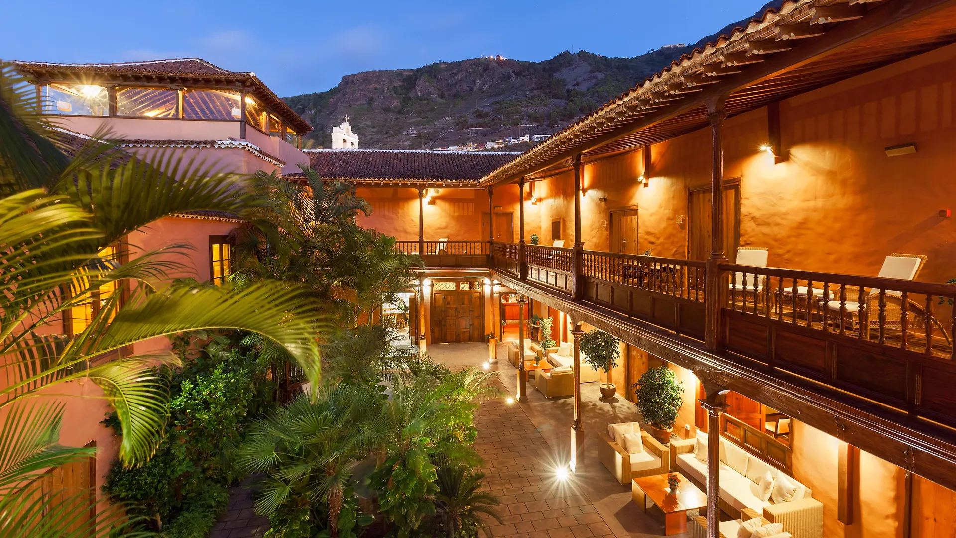 Hotel Livvo La Quinta Roja location